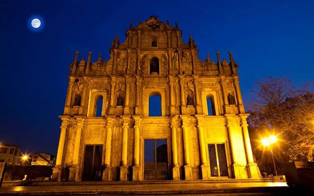 澳门大三巴一码一肖一特一中,实地数据验证_MKV49.371家庭版