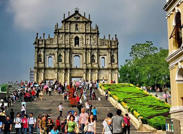 澳门大三巴一码一肖一特一中,实地数据验证_MKV49.371家庭版