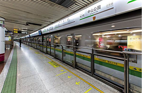 上海地铁最新图片展示,驶向未来的自信之旅