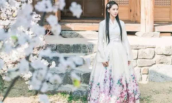 王在相爱最新剧照深度解析,情感与观点探析