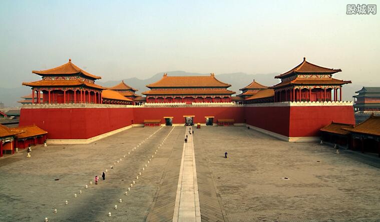 故宫奔驰最新之旅,与自然美景的浪漫遨游