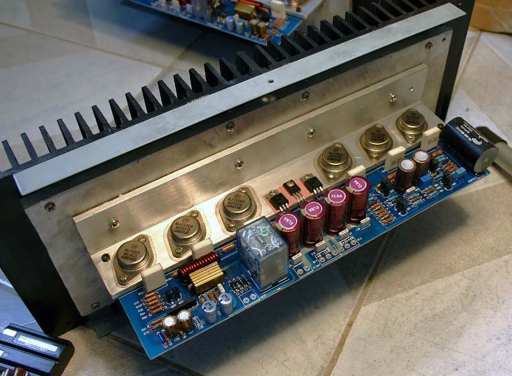 最新爆款功放震撼来袭,炸裂音质,让你尽享视听盛宴!