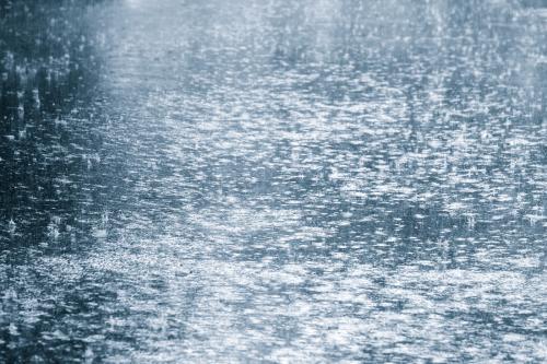 强降水最新动态，雨中旅行寻找内心平静之旅