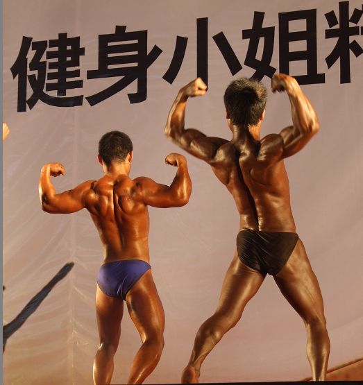 从热身到人生舞台，健美比赛中的蜕变之旅，自信与成就感的源泉