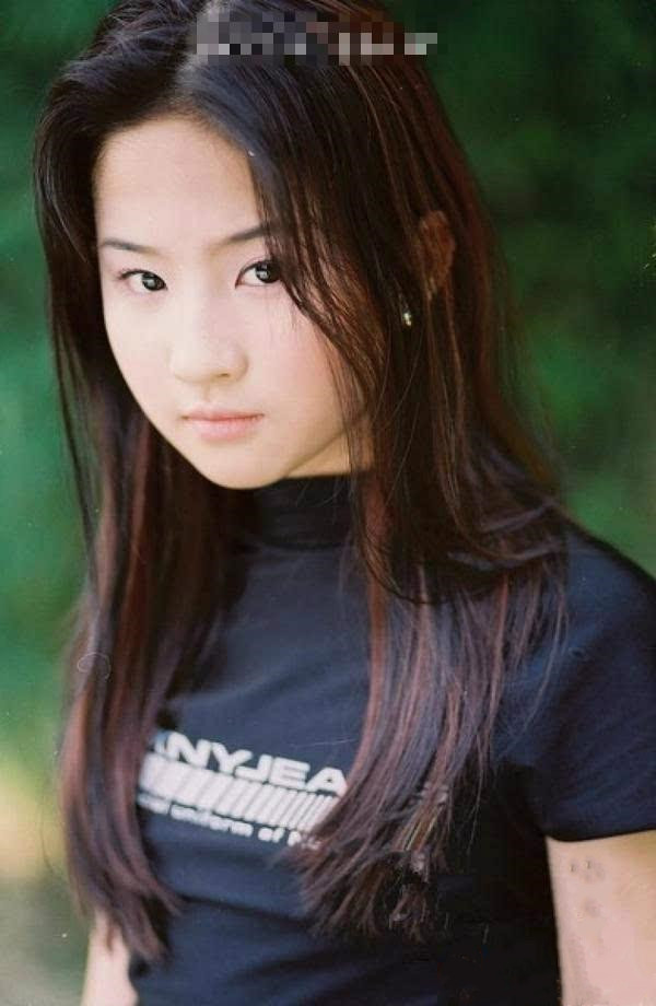 刚出道的演员，舞台到荧屏的成长足迹