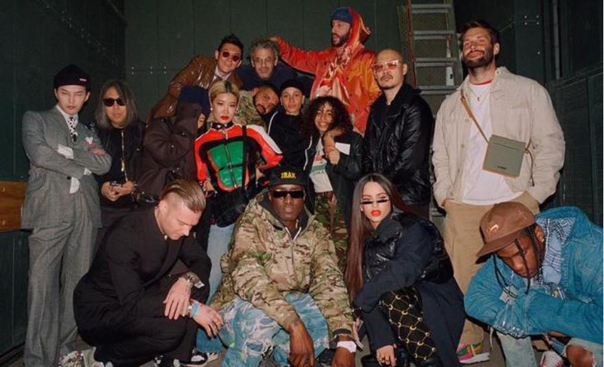 社交媒体时代耐克品牌影响与个人视角下的最新合照观察